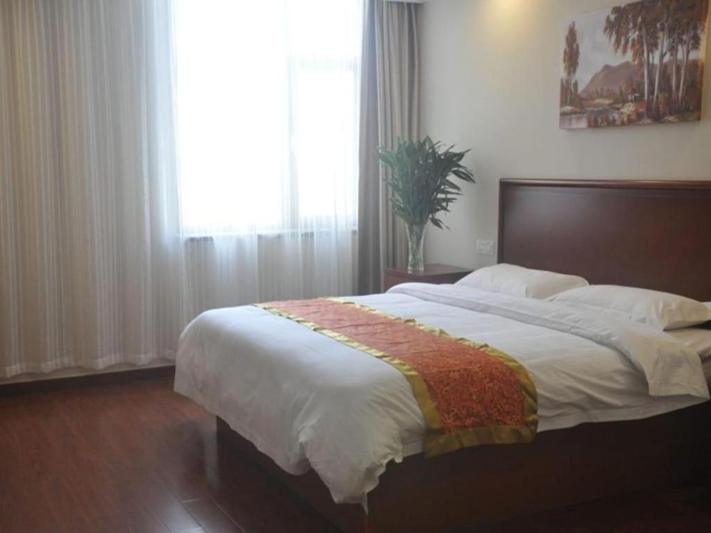 Greentree Inn Linyi Feixian Jianshe Road Express Hotel Экстерьер фото