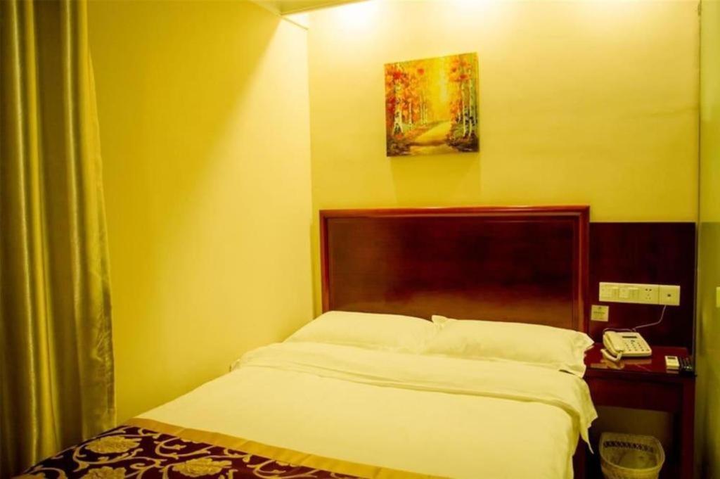 Greentree Inn Linyi Feixian Jianshe Road Express Hotel Экстерьер фото