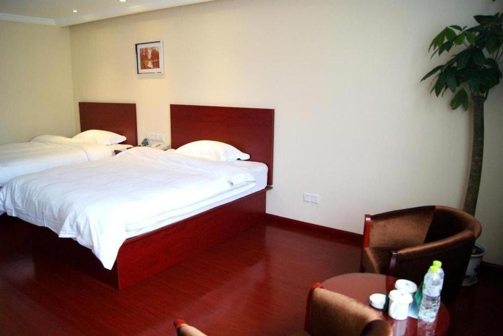 Greentree Inn Linyi Feixian Jianshe Road Express Hotel Экстерьер фото